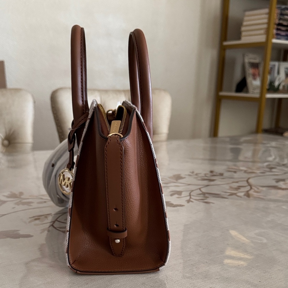 Michael Kors Avril Signature Luggage / Brown and Cream Satchel - Picture 4 of 10